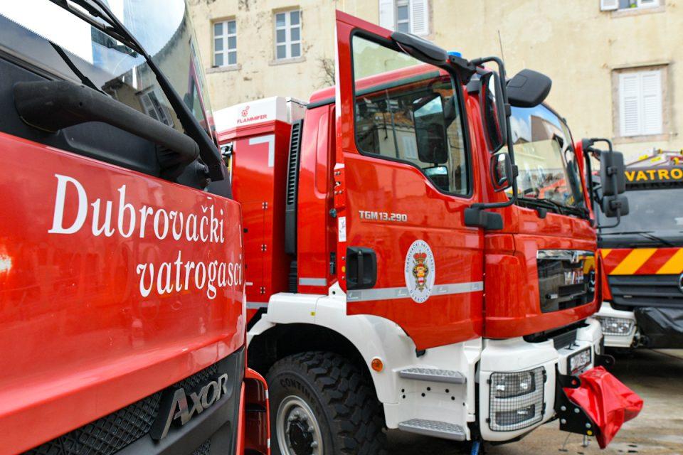 Izbio požar u kuhinji na Kantafigu!